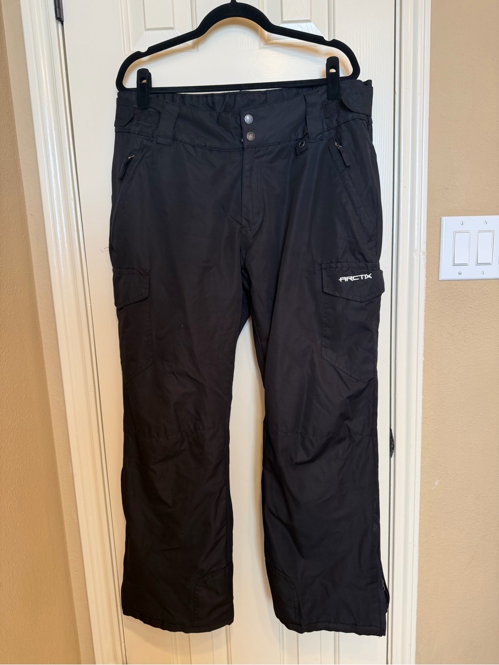 Arctix Women's Black Cargo Snow Pants - Insulated Ski Trousers